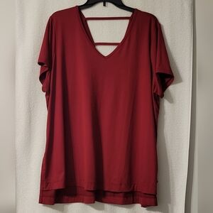 Livi, 18/20 s/s, v-neck tunic, burgandy/dark red, w/cutout straps on v-back.